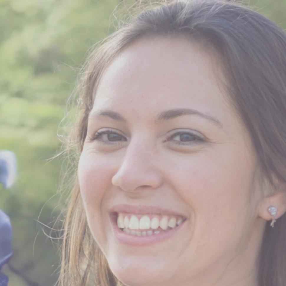 Retrato de Carmen Vega, graduada del programa de fotografía documental