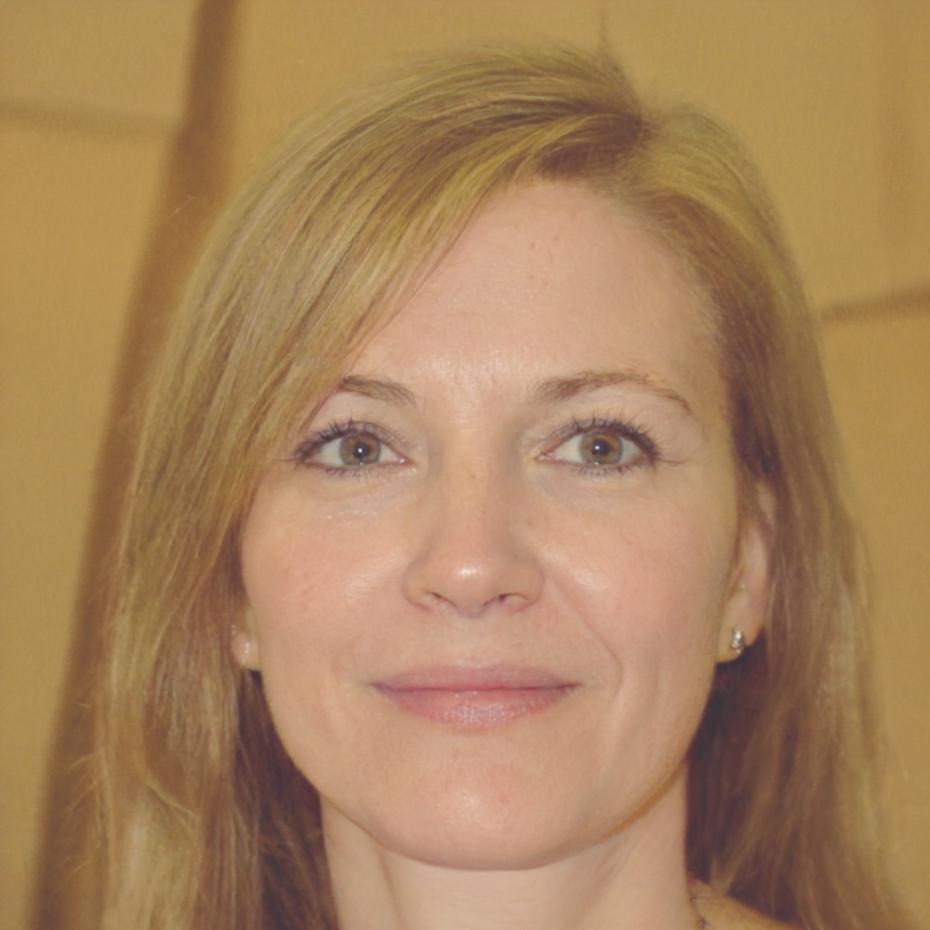 Retrato de Elena Martínez, graduada especializada en fotoperiodismo social